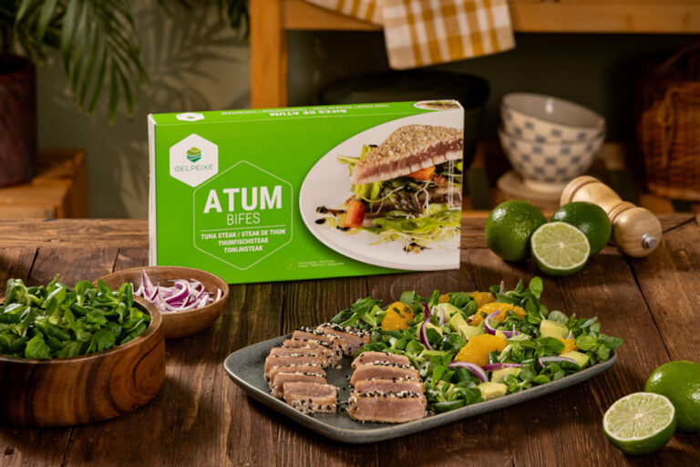 Atum braseado com sésamo
